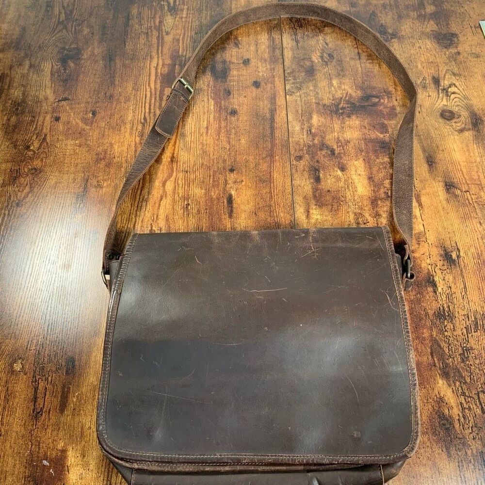 Businesstaschen von Oskar Stag Dark Brown Leather Laptop Messenger Bag